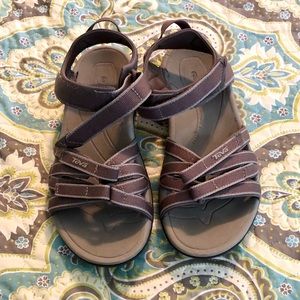 Teva women’s 6.5 sandals
